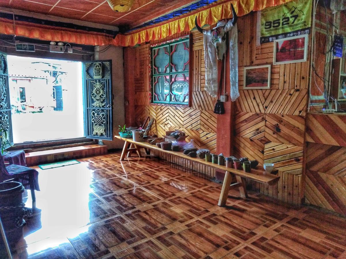Zishuo Zihua Guest House Daocheng Exterior photo