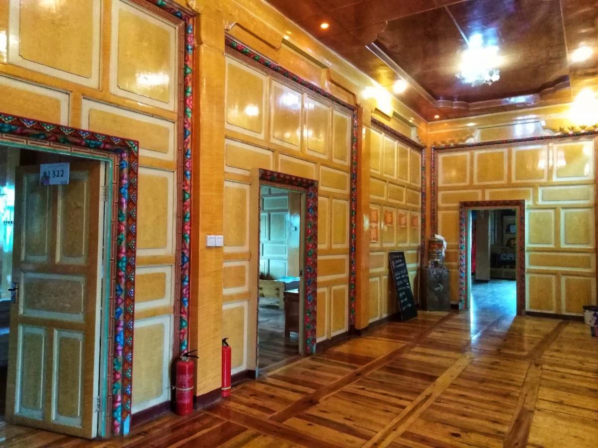Zishuo Zihua Guest House Daocheng Exterior photo